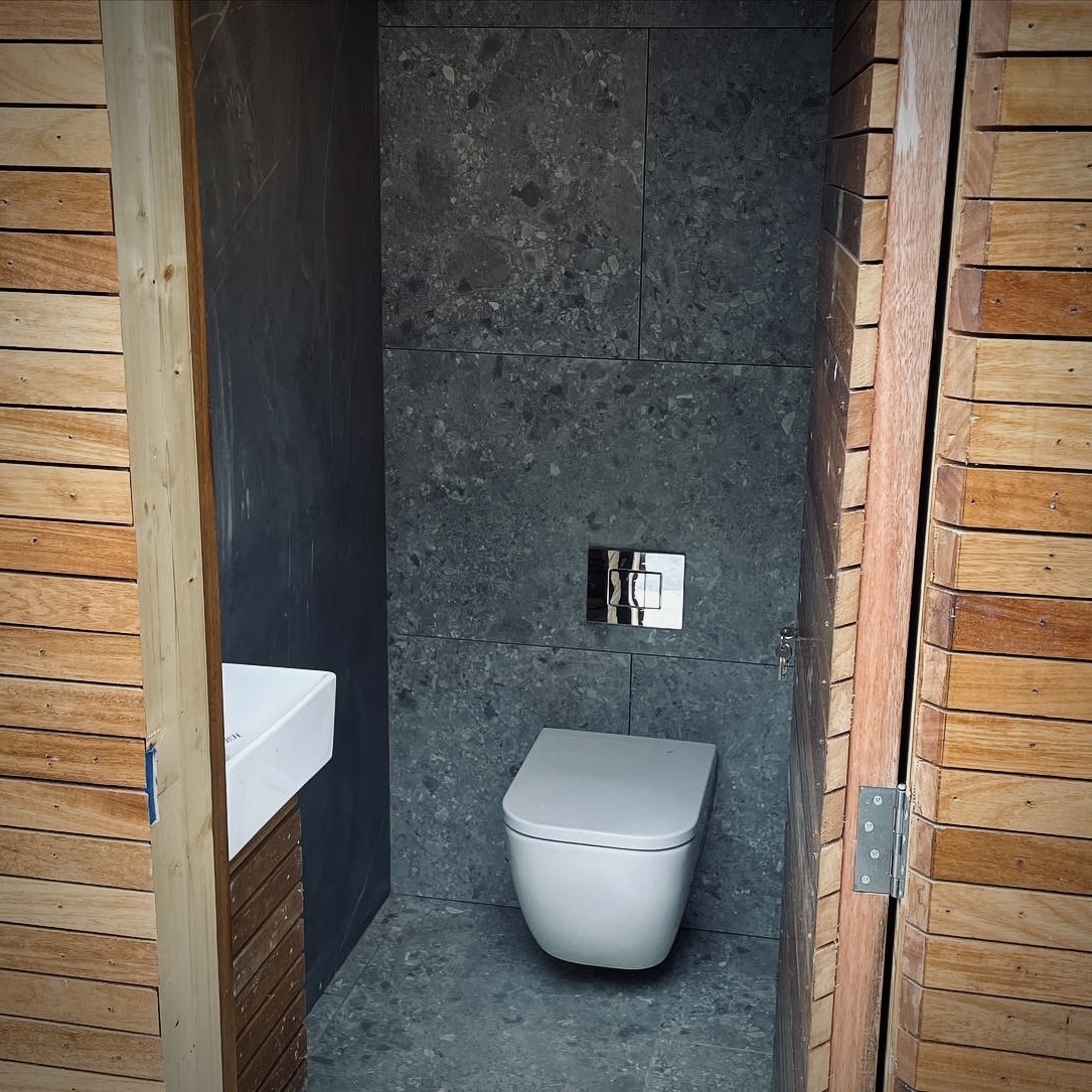 Maida Vale enclosed garden WC, tiled and plumbed