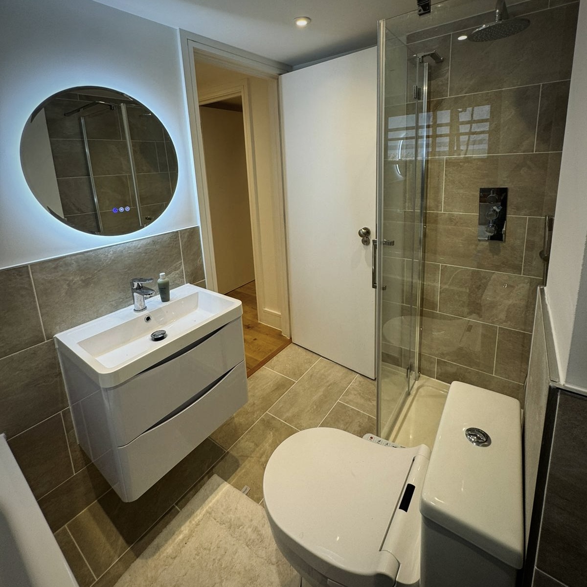 New Pimlico loft en-suite shower room